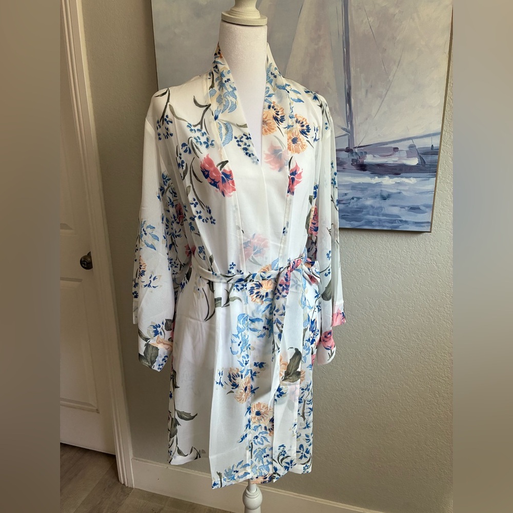 Helena Quinn Floral Satin Robe in White with Blue & Pink Blooms